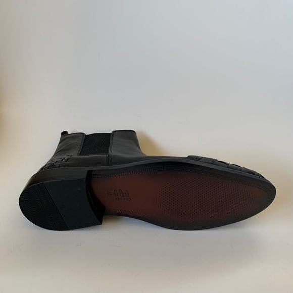 Black Chelsea Leather Boots